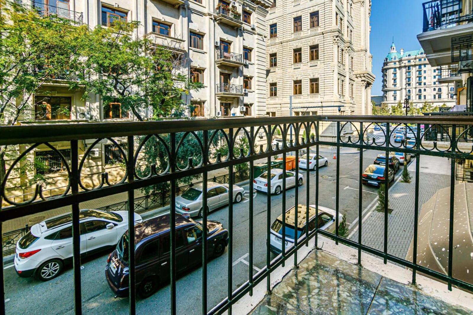 Azneft Square Deluxe Apartment باكو المظهر الخارجي الصورة