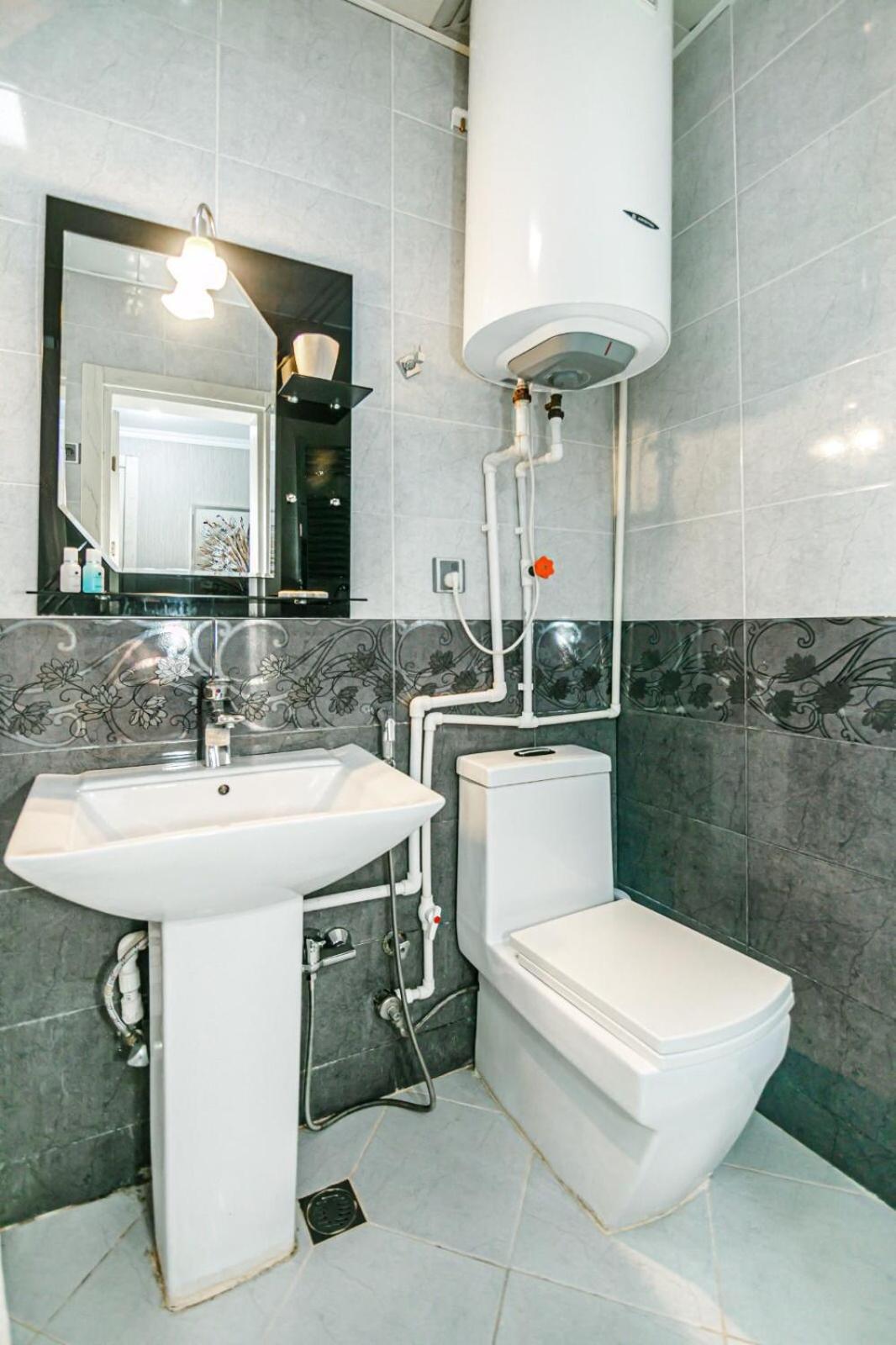 Azneft Square Deluxe Apartment باكو المظهر الخارجي الصورة