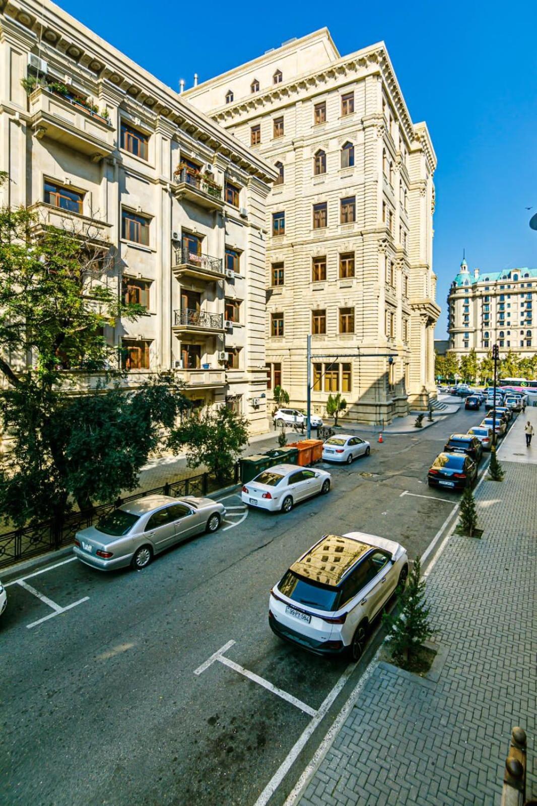 Azneft Square Deluxe Apartment باكو المظهر الخارجي الصورة
